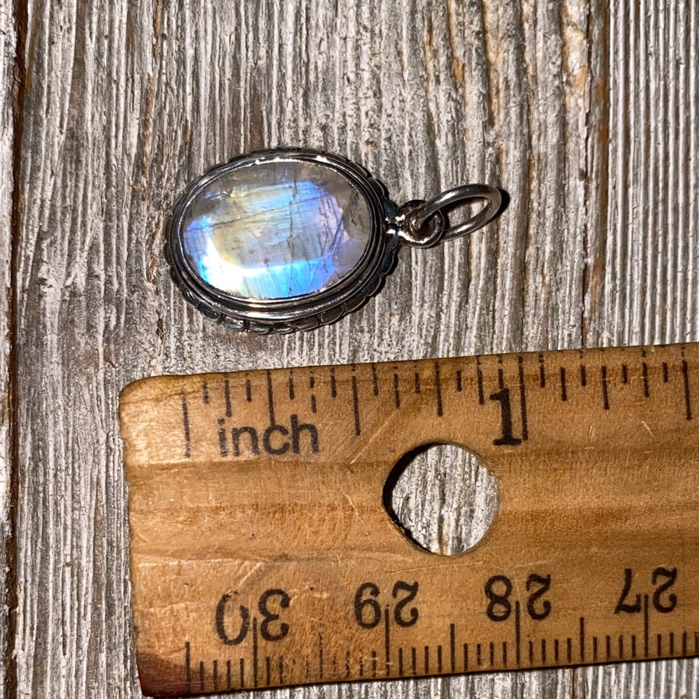 Sterling silver pendant with an oval moonstone natural stone - Picture 6 of 7